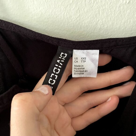 Divided black spaghetti straps button summer sundress lightweight casual - Picture 3 of 3